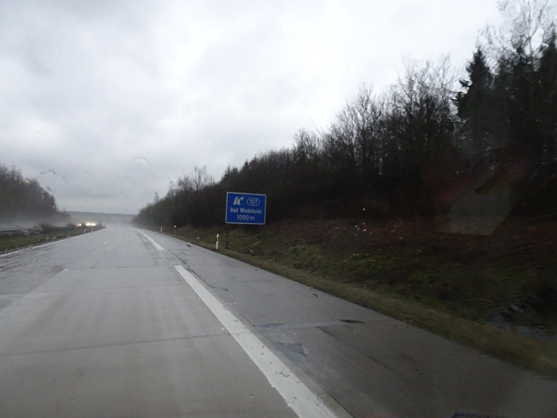 DSC03461.JPG - Immerhin sind wir nach etwa 2,5Std Fahrt an der Ausfahrt Bad Windsheim angekommen. :-)